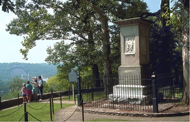 image of Daniel Boone's grave site with the overlook in the distance
