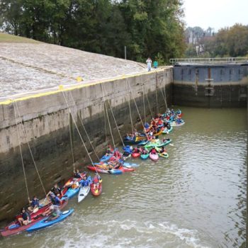 Canoe KY Kayaks in Lock