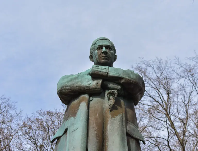 Goebel Statue