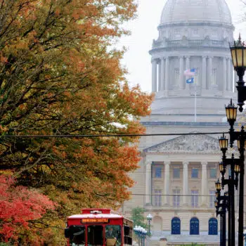 Trolley in front of the State Capitol Building